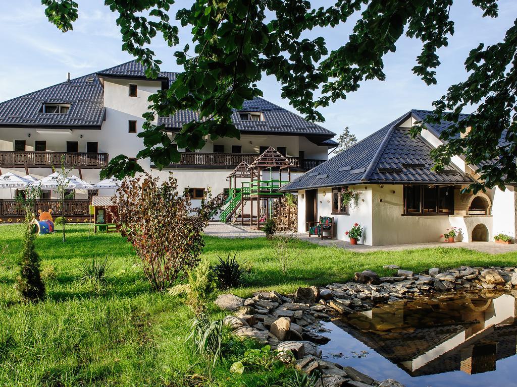 Готель La Conac In Bucovina Ґурагумора Екстер'єр фото